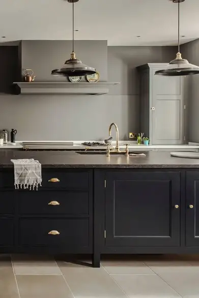 15 Stunning Dark Grey Kitchen Cabinets
